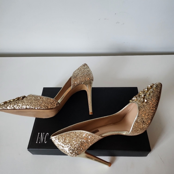 🔥INC International Concept Sparkling Gold Shoes - Picture 9 of 17